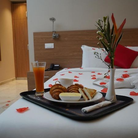 Hotel Astral Αμπιτζάν Εξωτερικό φωτογραφία