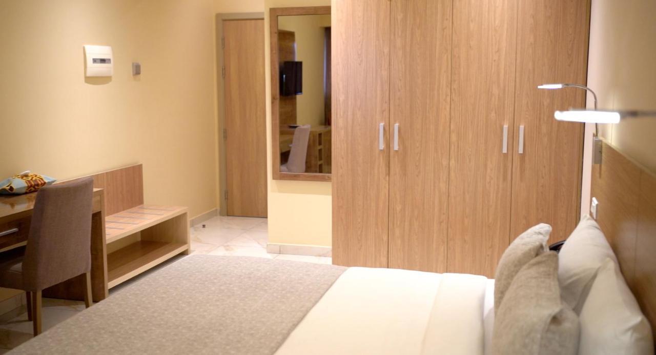Hotel Astral Αμπιτζάν Εξωτερικό φωτογραφία