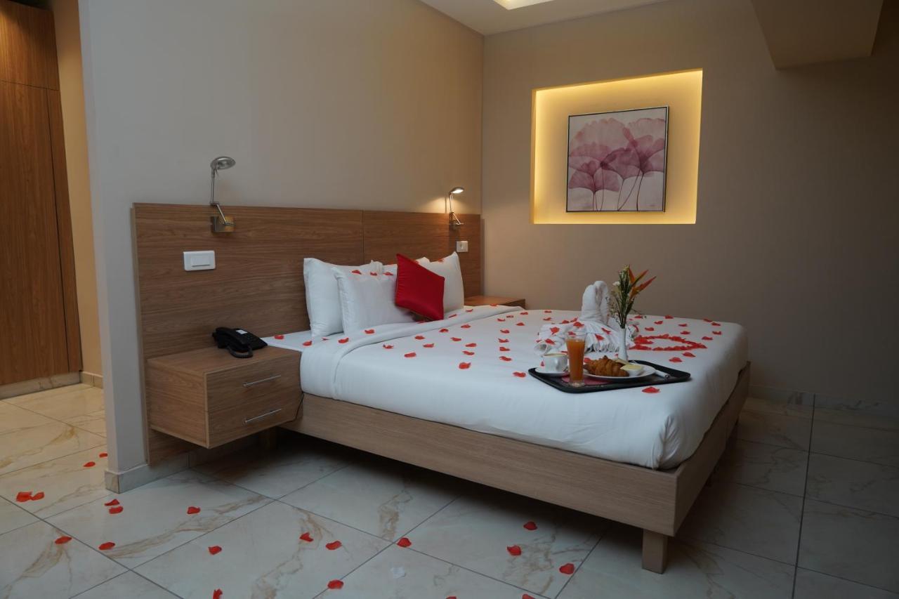 Hotel Astral Αμπιτζάν Εξωτερικό φωτογραφία