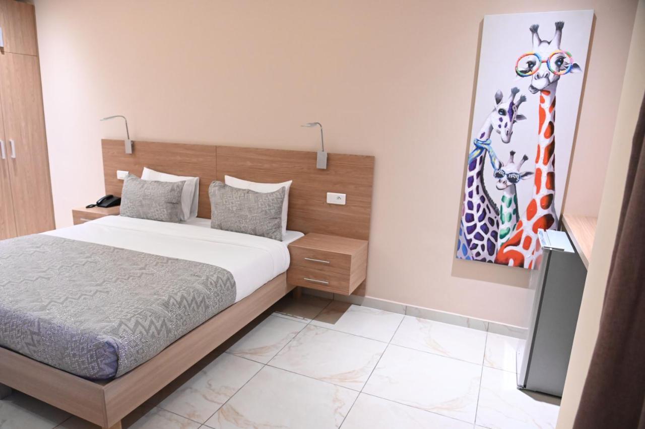 Hotel Astral Αμπιτζάν Εξωτερικό φωτογραφία
