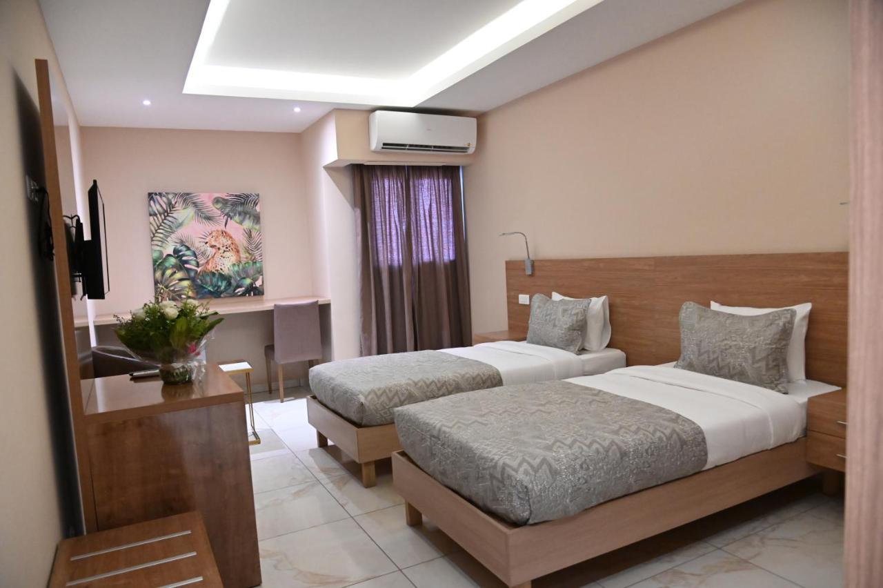 Hotel Astral Αμπιτζάν Εξωτερικό φωτογραφία